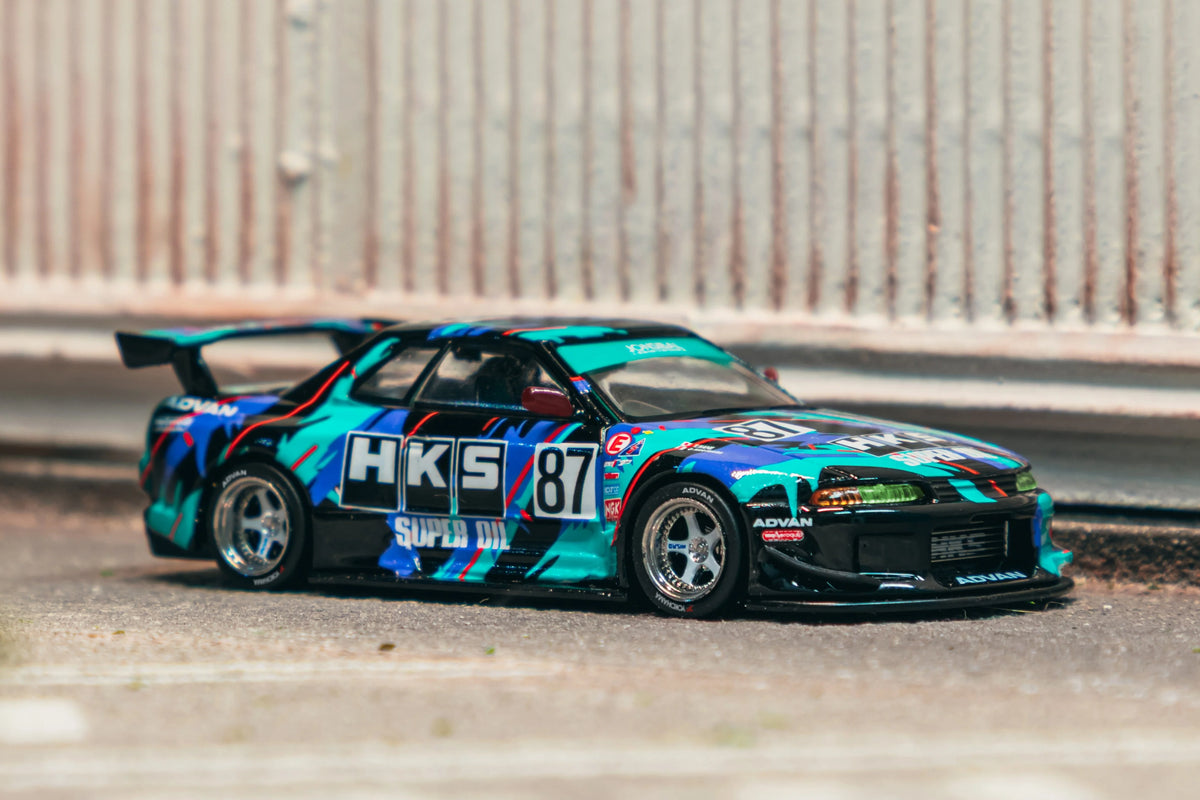 Tarmac Works Nissan Skyline (R32) Widebody with Tarmac Card