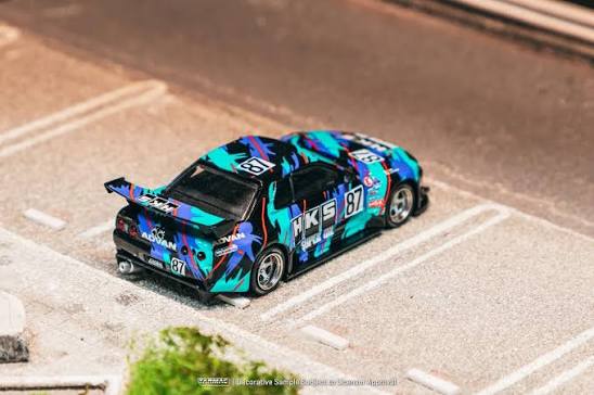Tarmac Works Nissan Skyline (R32) Widebody with Tarmac Card